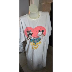 "Trash Love" Opossum & Raccoon Graphic T-Shirt - Unisex XL